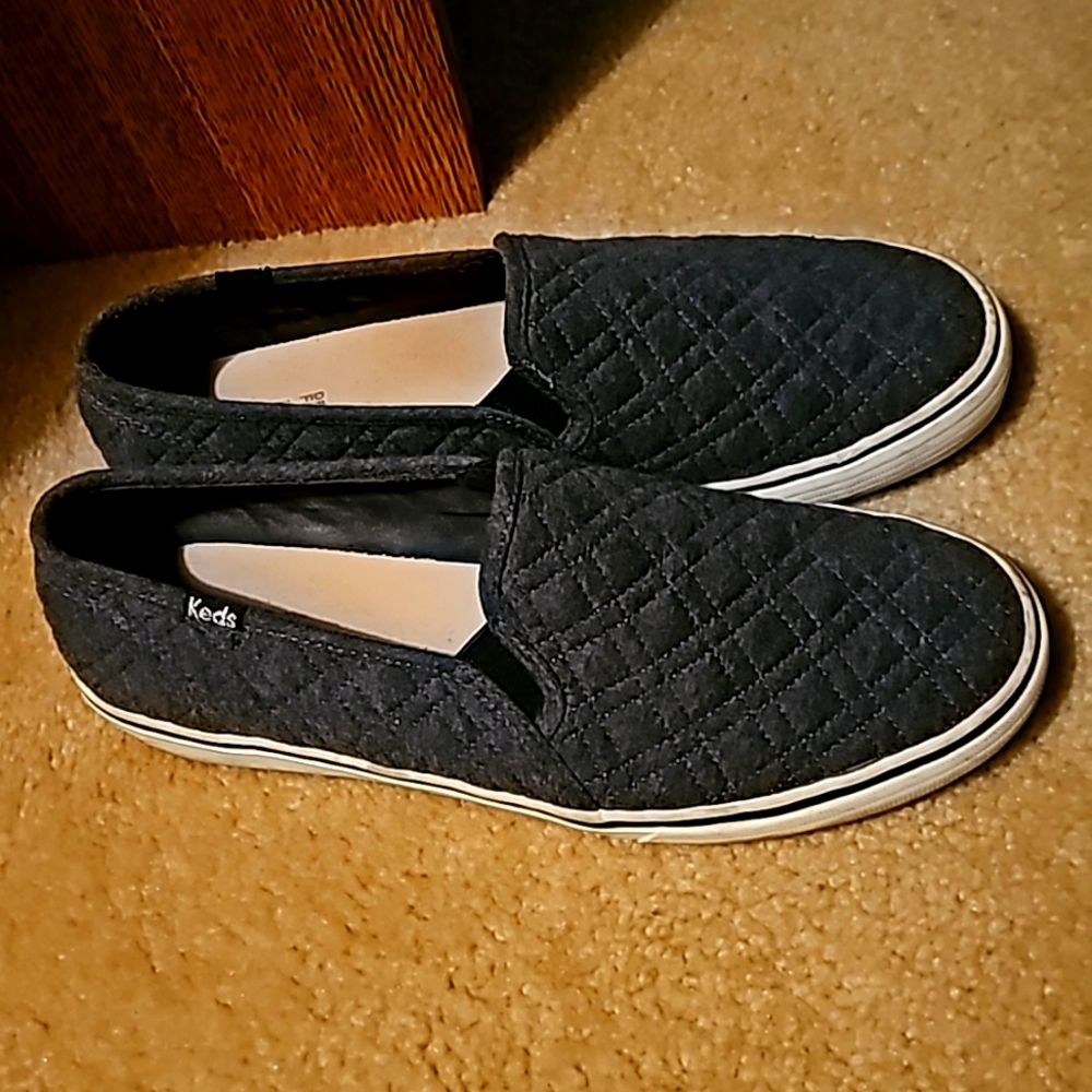 Women's gray keds